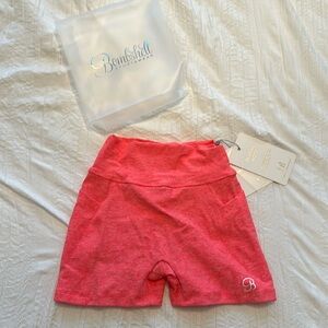 BOMBSHELL SPORTSWEAR Seamless Scrunch Bottom Workout Shorts